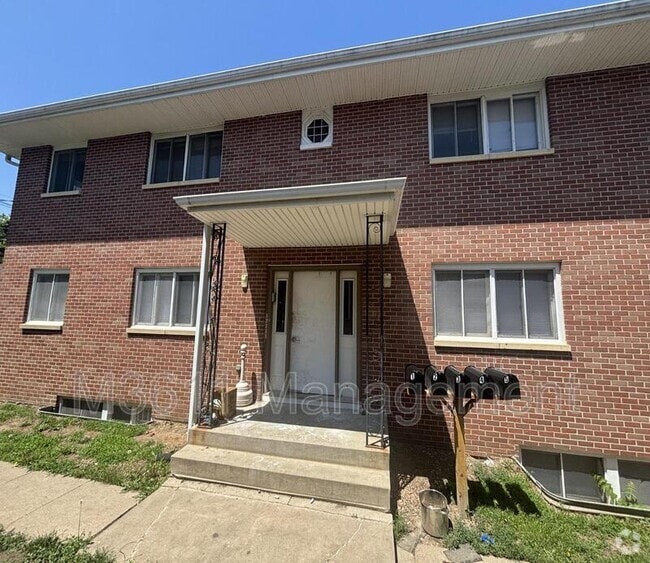 Building Photo - 1641 Prospect St Unit #2 Rental