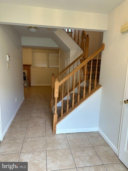 108 Steven Ln