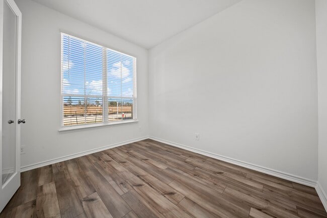 Photo - 649 Amber Fls Dr