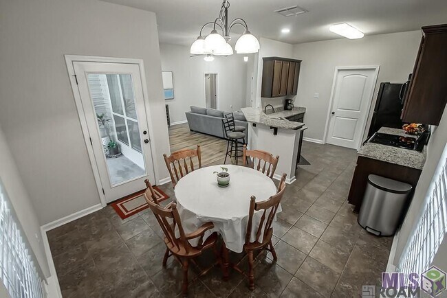 16228 Old Samuel Dr