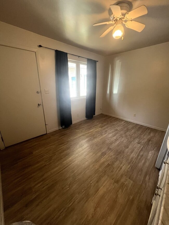 Photo - 5427 N Shore Dr Unit 5