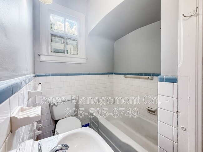 Building Photo - 418 Jung Blvd Rental