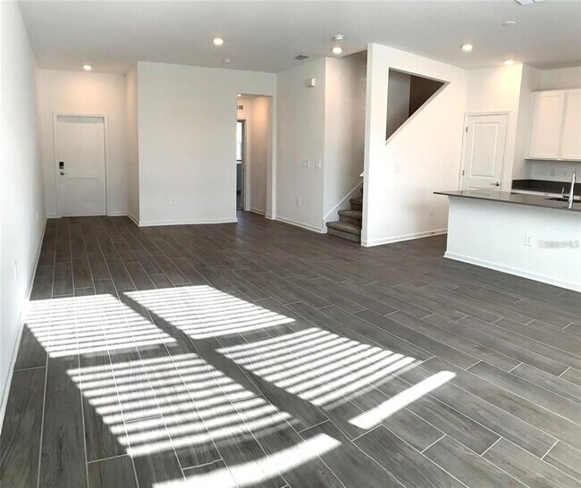 Photo - 10696 Words Dr