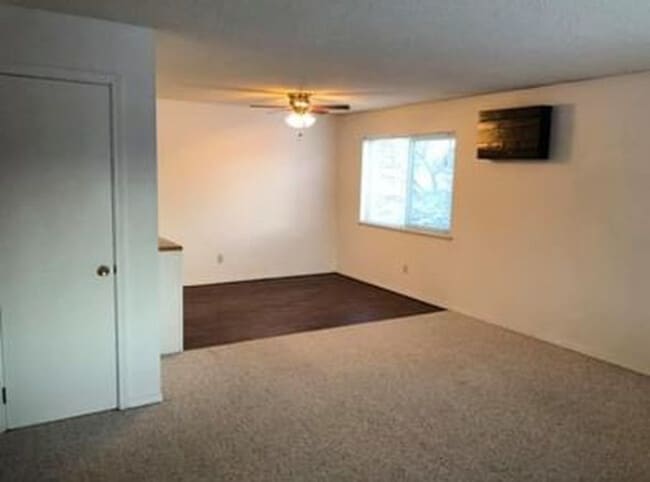 Photo - 304 S Pine St Unit 2 Bdrm