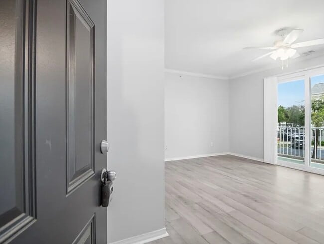 Photo - 130 River Landing Dr