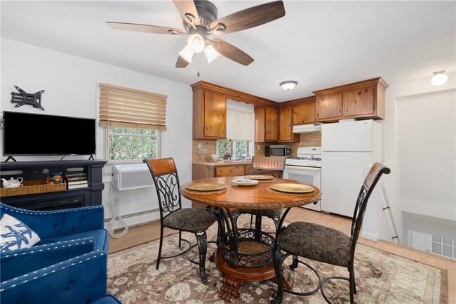 Photo - 45 E St