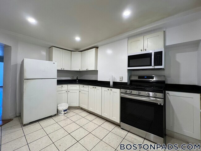 Photo - 848 Huntington Ave Unidad 2