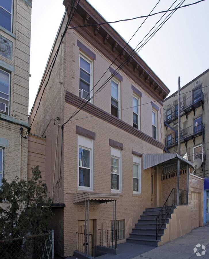 Photo - 2208 Central Ave