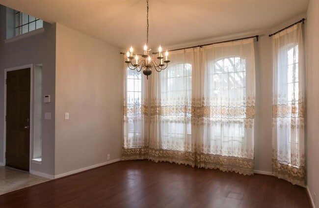 Photo - 2511 Sun Spot Ln