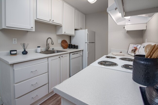 Rivercrest Apartments