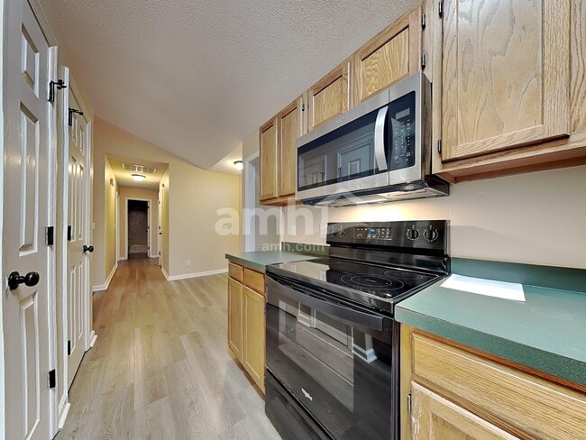 Photo - 16 Mallorys Way