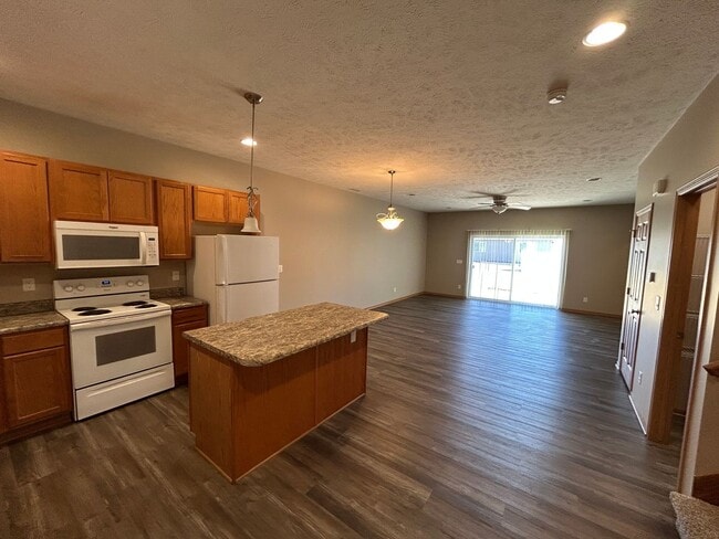 Photo - 5976 Haswell Pl