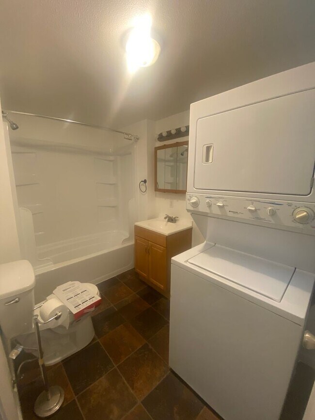 Photo - Perfect Space To Call Home! 1 Bed/1 Bath i...