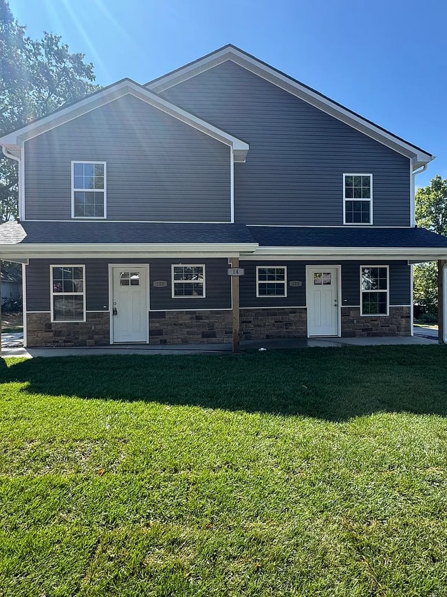 Building Photo - 14 3rd Ave Unit 100