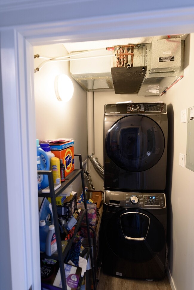 Photo - 602-662 62 St SW