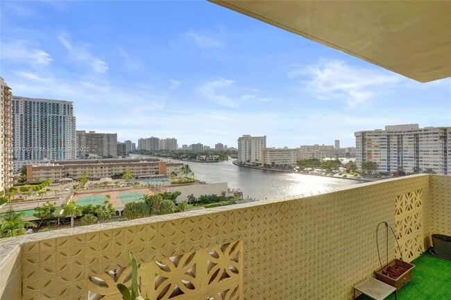 Photo - 1833 S Ocean Dr Unit 906