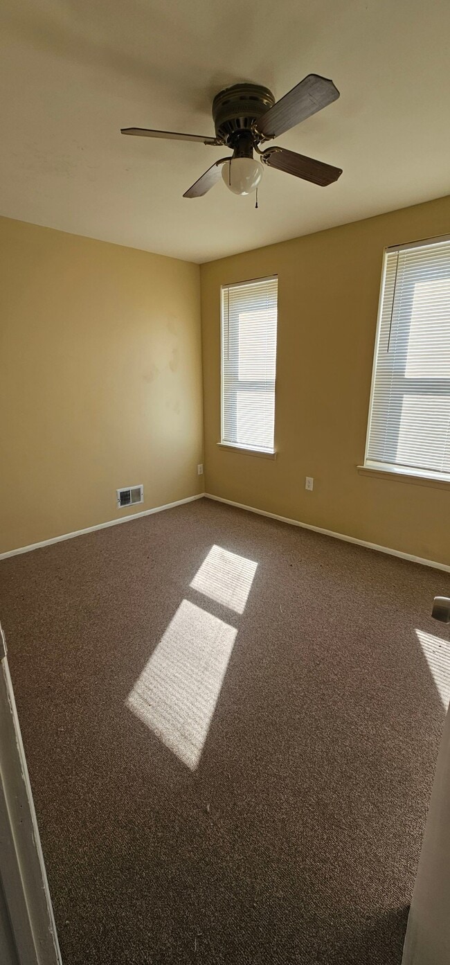 Photo - 2704 Lauretta Ave