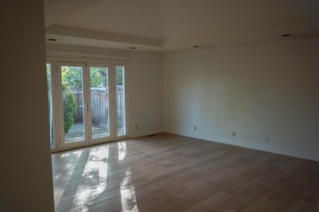 Photo - 1298 Sandra Dr House