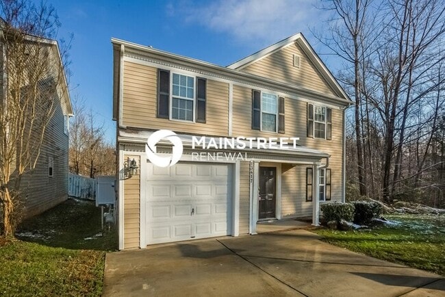 Photo - 3 Bedroom Pet-Friendly Home in Charlotte, NC with Main Street Renewal