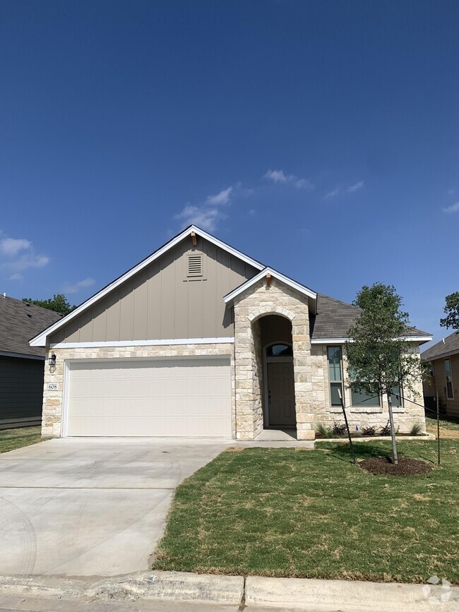 Building Photo - 608 Ripplewood Dr Rental