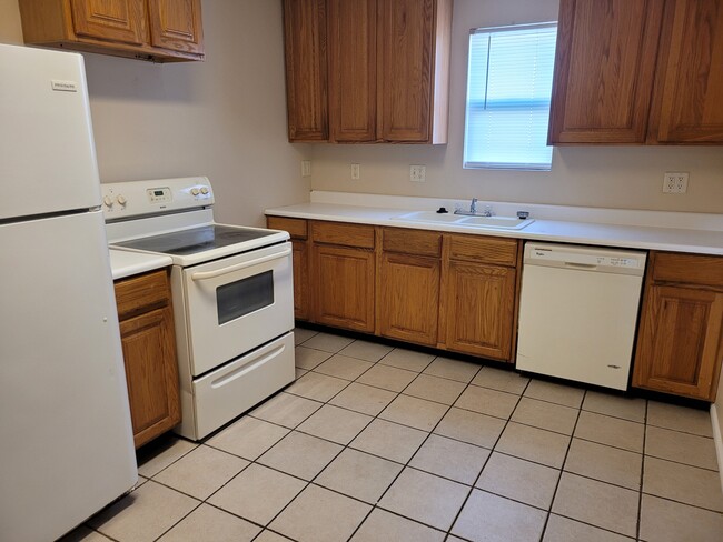 Photo - 321 E Mill St