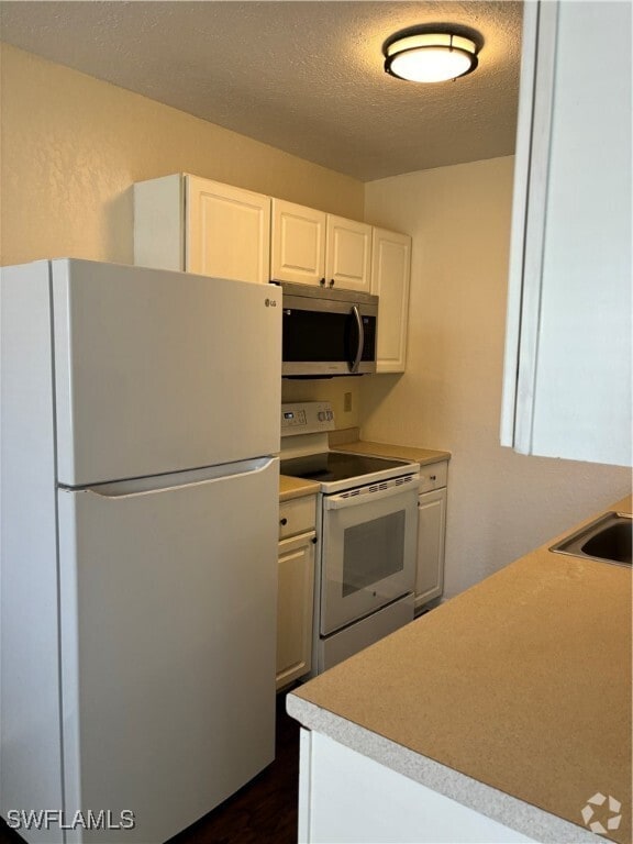 Building Photo - 4625 Bayshore Dr Unit D10 Rental