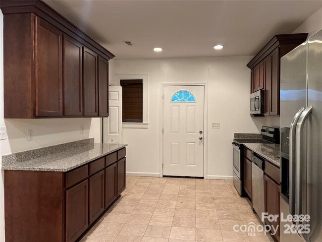 Photo - 424 Woodvale Pl