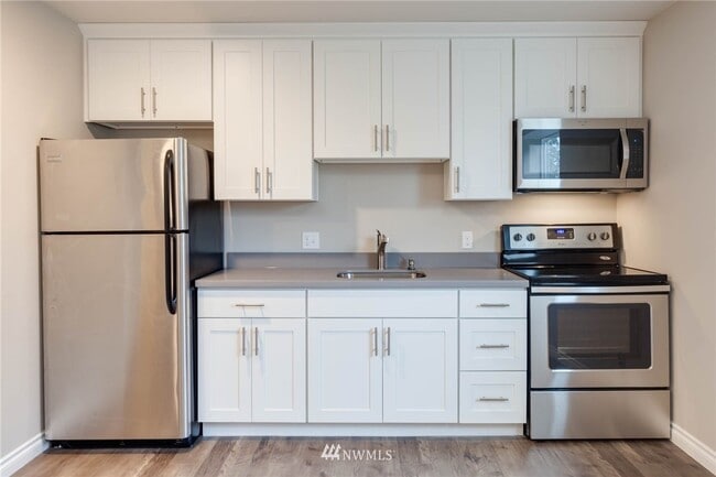 Photo - 311 Taylor Ave NW