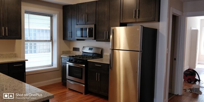 Photo - 1845 W Greenleaf Ave Unit #2