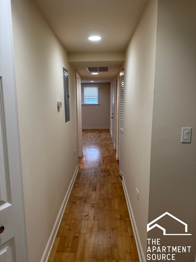 Photo - 6301 N Francisco Ave Unit 3