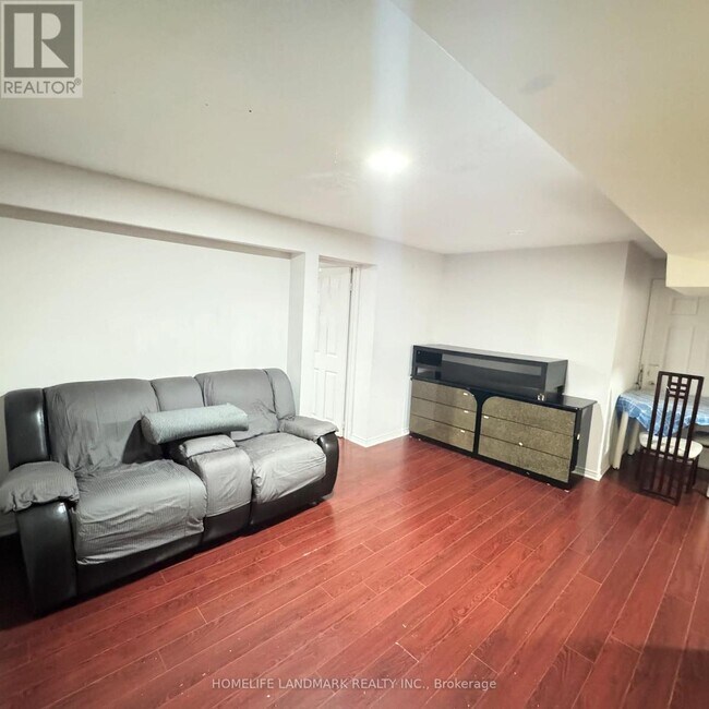 Photo - 70 Aldergrove Dr