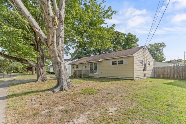 Photo - 2124 Jeffrey Dr