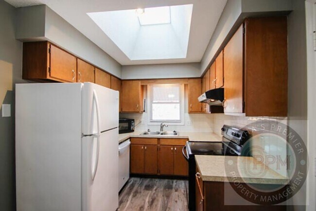 Photo - 12317 Weir St Unidad GBR 12319