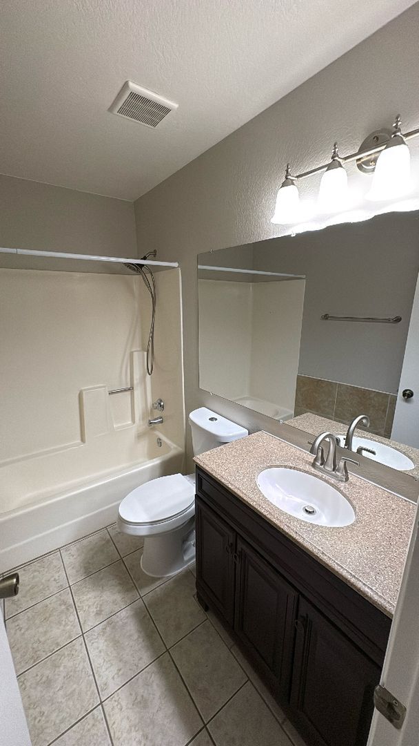 Photo - 1664 S Robin Ln