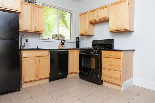 Photo - 1743 Commonwealth Ave Unidad 1
