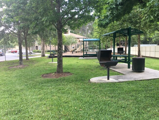 Picnic Area - 6094 Maggies Cir Unit 111