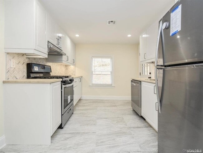 Photo - 1667 Northern Blvd Unidad A