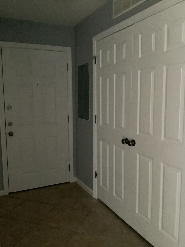 Photo - Lake Point Village Condo