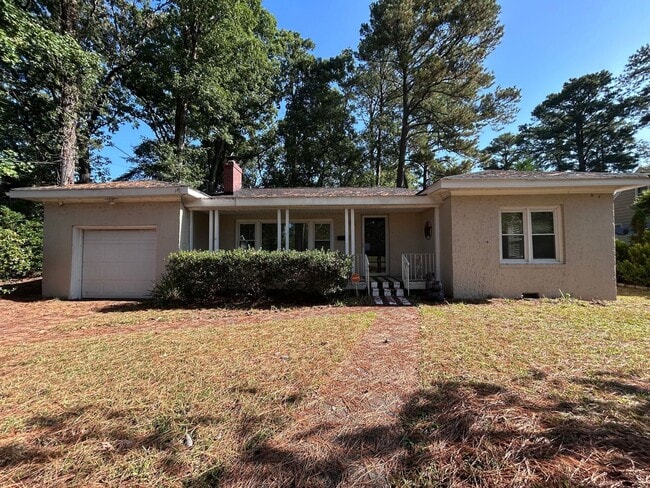 Building Photo - Stylish Ranch home with Expansive Yard in ...