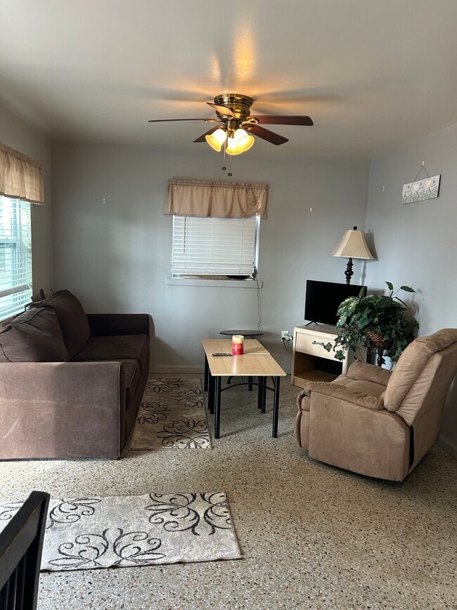 Building Photo - 9751 FL-78