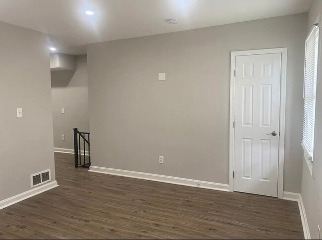 Building Photo - 2351 S St SE Unit B