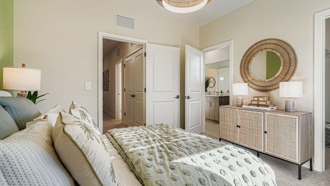 Photo - 202 Lakeside Lndg Dr