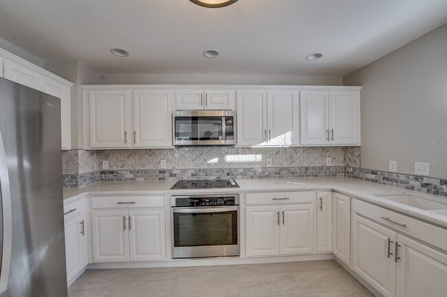 Photo - Beautiful 4 bed, 3.5 bath Home in Fort Collins Dakota Ridge Neighborhood