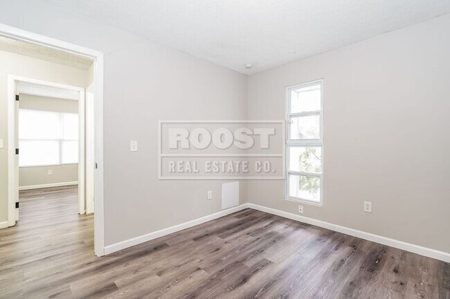 Photo - 1764 Brookfield Square N