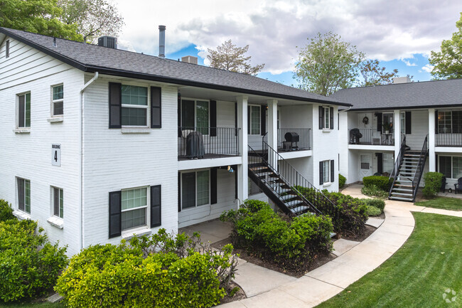 Building - Coventry Manor Condominium