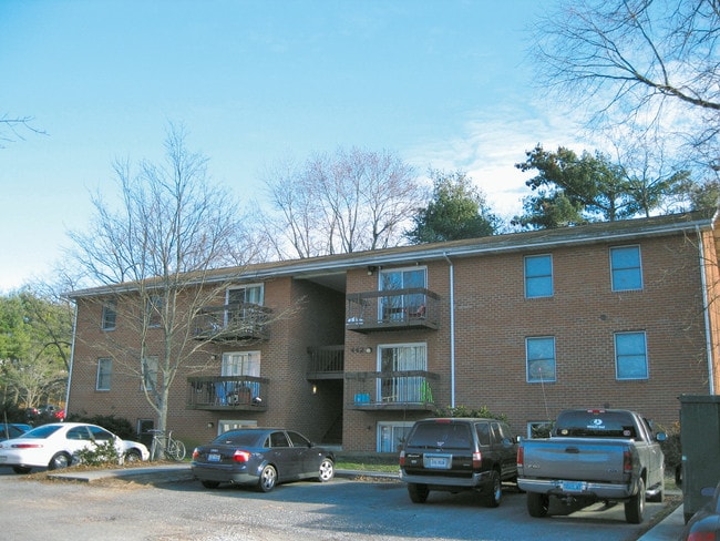 East Roanoke Street - East Roanoke Street Apartments