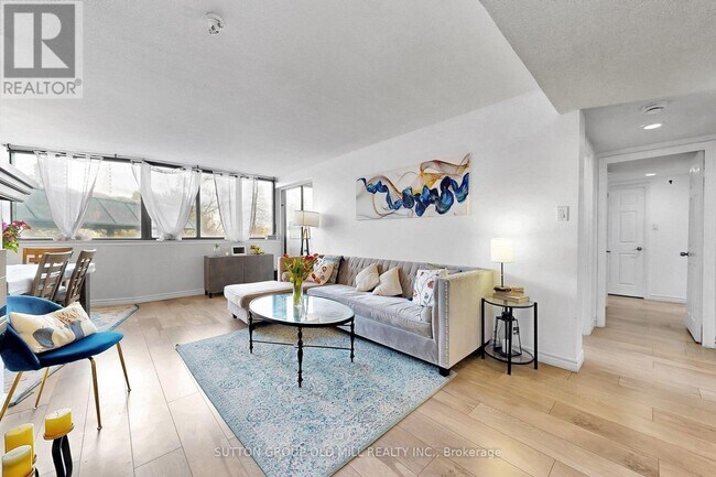 Photo - 1360 Rathburn Rd E Unit 206