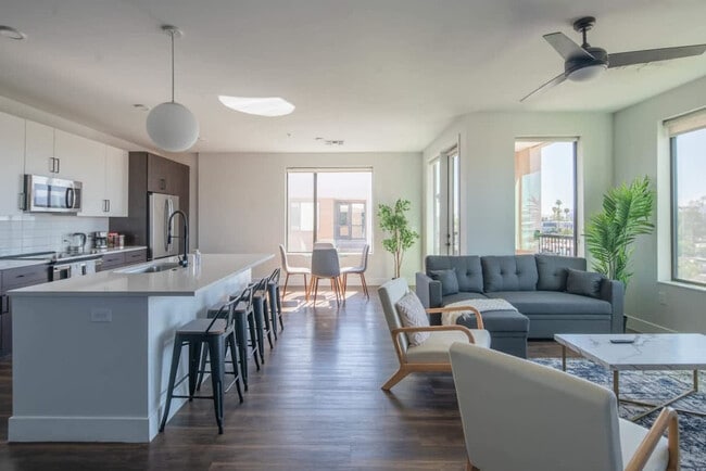 Building Photo - 701 W Rio Salado Pkwy Rental