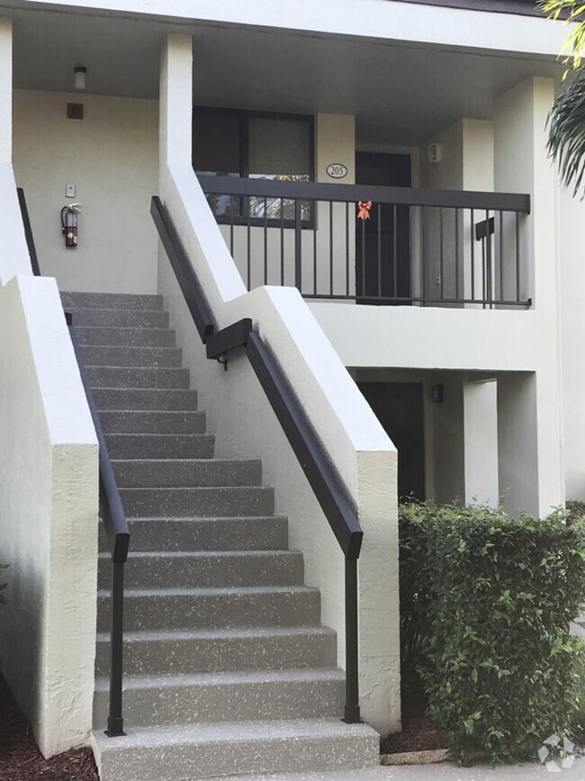 Building Photo - 2840 Casa Way Unit 205 Rental