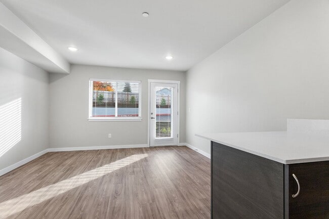 Photo - Waterford Terrace Apartments